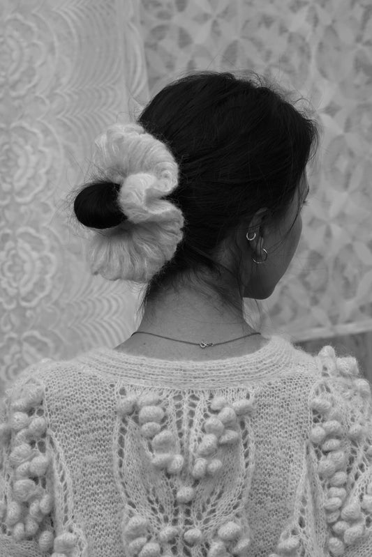 Ozdoba Alpaca & Silk Scrunchie