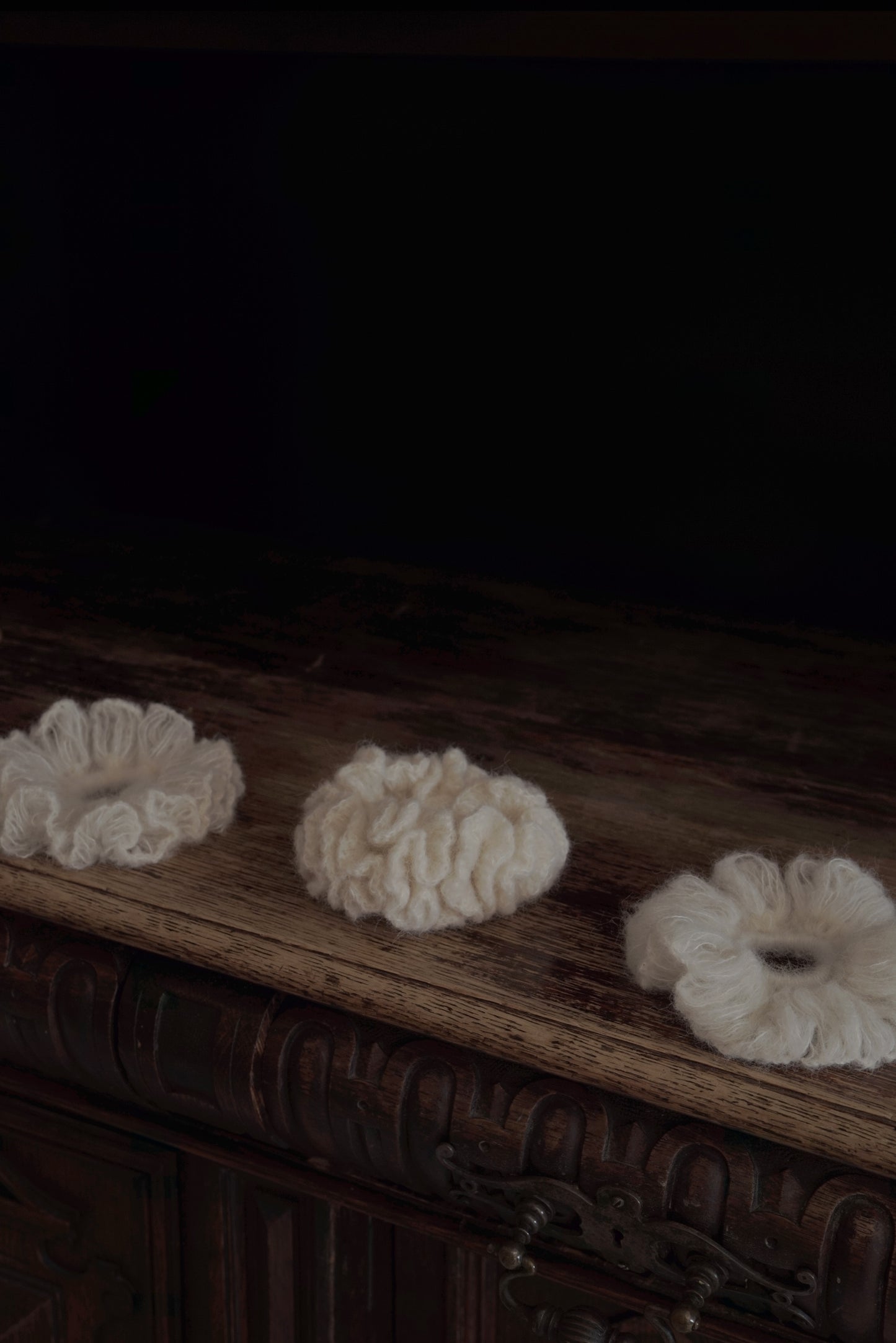 Ozdoba Alpaca & Silk Scrunchie